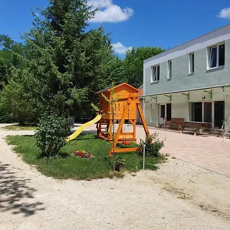 Guest house Partos Vendeghaz *