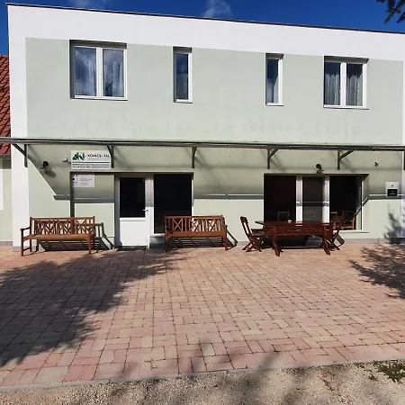 Partos Vendeghaz Guest house